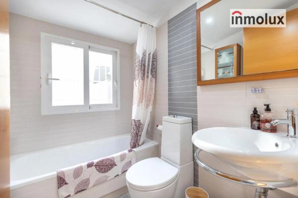 Independent chalet for sale in Calle Pintor Parrilla, Alicante
 photo 2