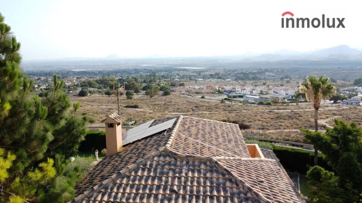 Sale of independent chalet in Avenida Les Comarques, Busot
 photo 4