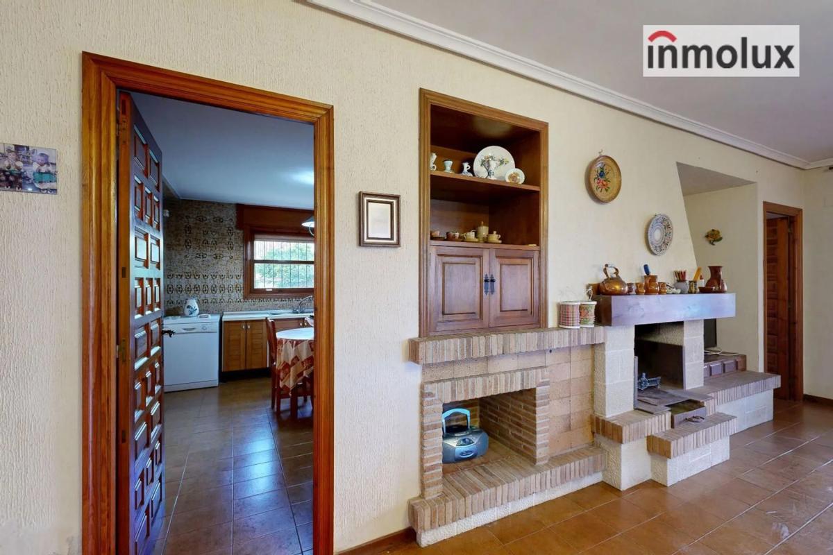 Продажа отдельного шале в  Calle Galatea, Эль Кампельо photo 3