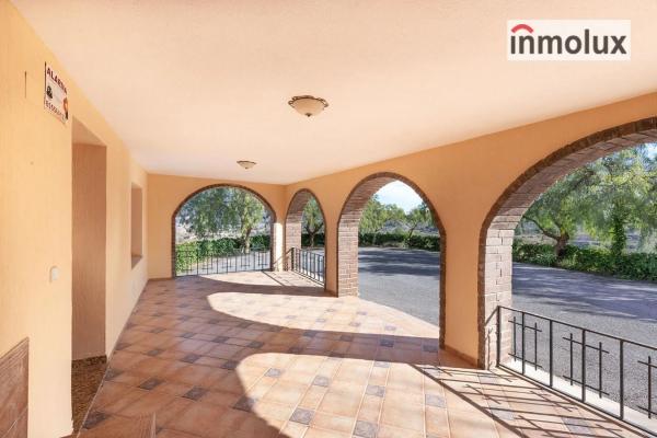 Chalet independiente en venta en Partida Collao del Almendro, Monovar
photo 1