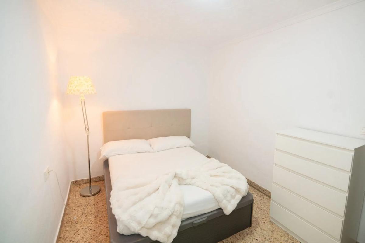 Sale of apartment in CL CRUZ DE MAYO, Villena
photo 3
