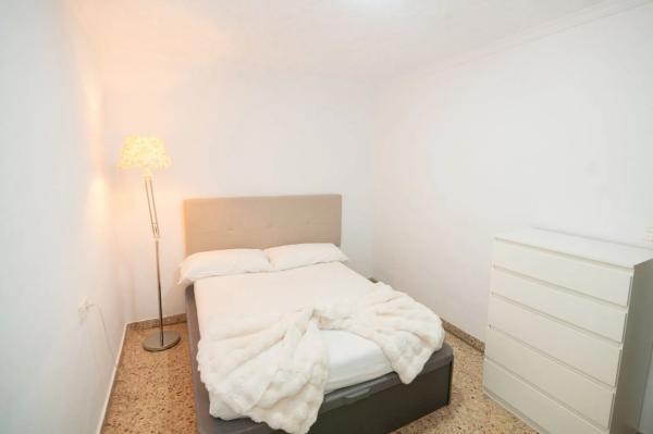 Sale of flat in CL CRUZ DE MAYO, Villena
thumbnail 2