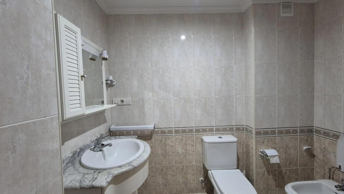 Sale of apartment in Calle Blasco, Villena
 photo 5