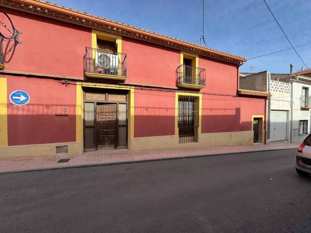 Propiedades en venta y alquiler en España photo 2