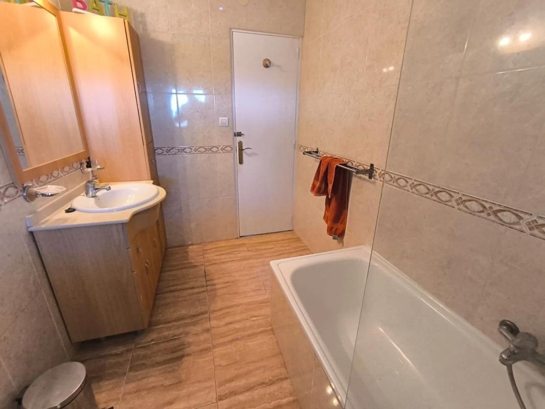 Sale of independent chalet in El Rabal, Villena
 photo 3
