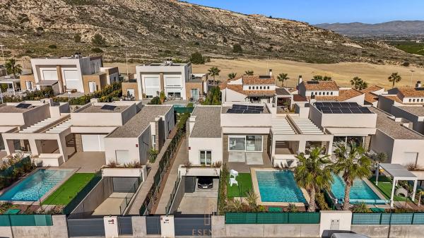 Chalet independiente en venta en Polígono Sector III-Campo de Go, Algorfa
 photo 1