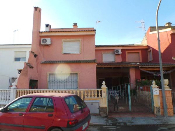 Chalet pareado en calle de Vicente Blasco Ibañez photo
