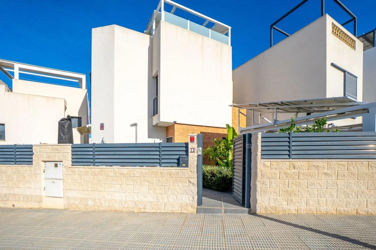 Sale of independent chalet in Calle Goya, 12, Benijofar
 photo 2