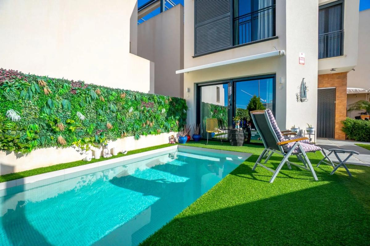 Sale of independent chalet in Calle Goya, 12, Benijofar
 photo 3