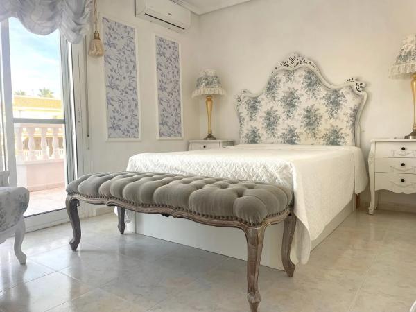 Chalet adosado en venta en  Calle Marie Curie , Benijofar photo 2