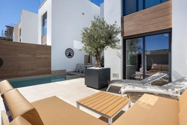 Chalet adosado en venta en Calle Infanta Cristina , Benijofar photo 1