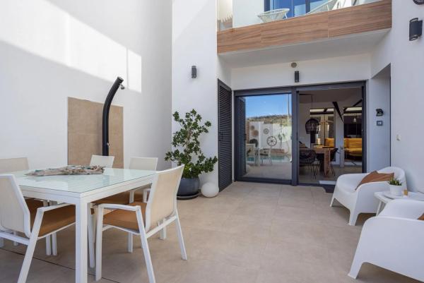 Chalet adosado en venta en  Calle Infanta Cristina , Benijofar photo 4