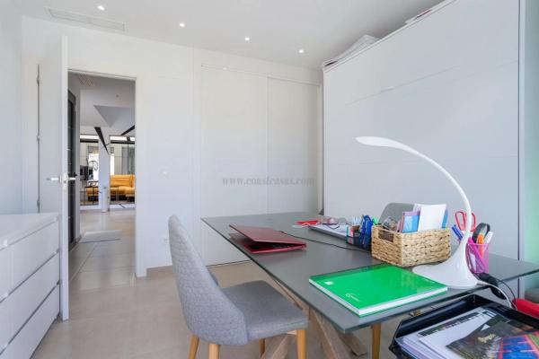 Independent chalet for sale in Calle Infanta Cristina, Benijofar
thumbnail 2