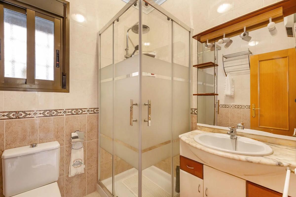 Продажа отдельного шале в Calle Cisano Sul Neva, 12, Бигастро photo 2