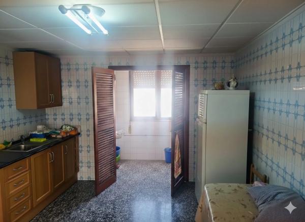 Четырехквартирный дом на продажу на  Calle Aureliano Díaz, 68 , Бигастро photo 3