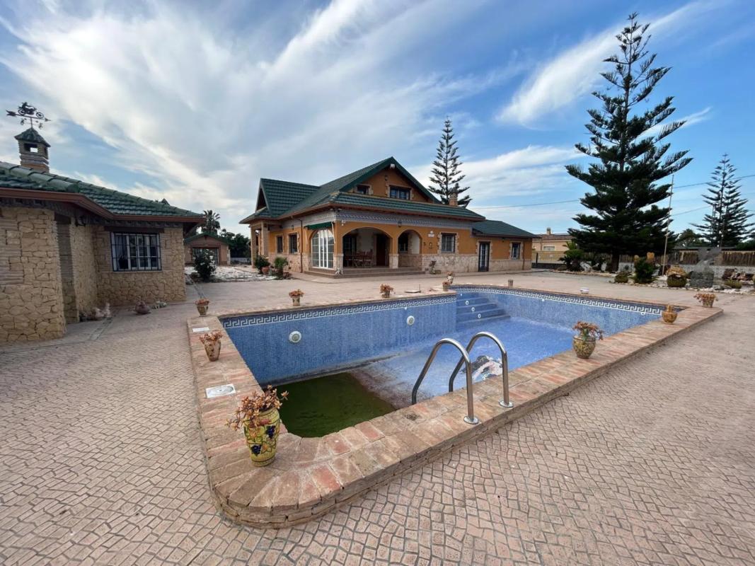 Properties for sale and rent in Spain photo 2