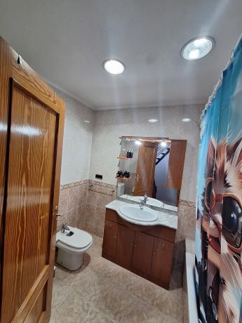 Четырехквартирный дом на продажу на Calle Llopis Escolano, 16 , Катрал thumbnail 1