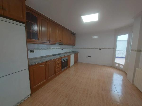 Четырехквартирный дом на продажу на Calle Barcelona, 49 , Кокс photo 1