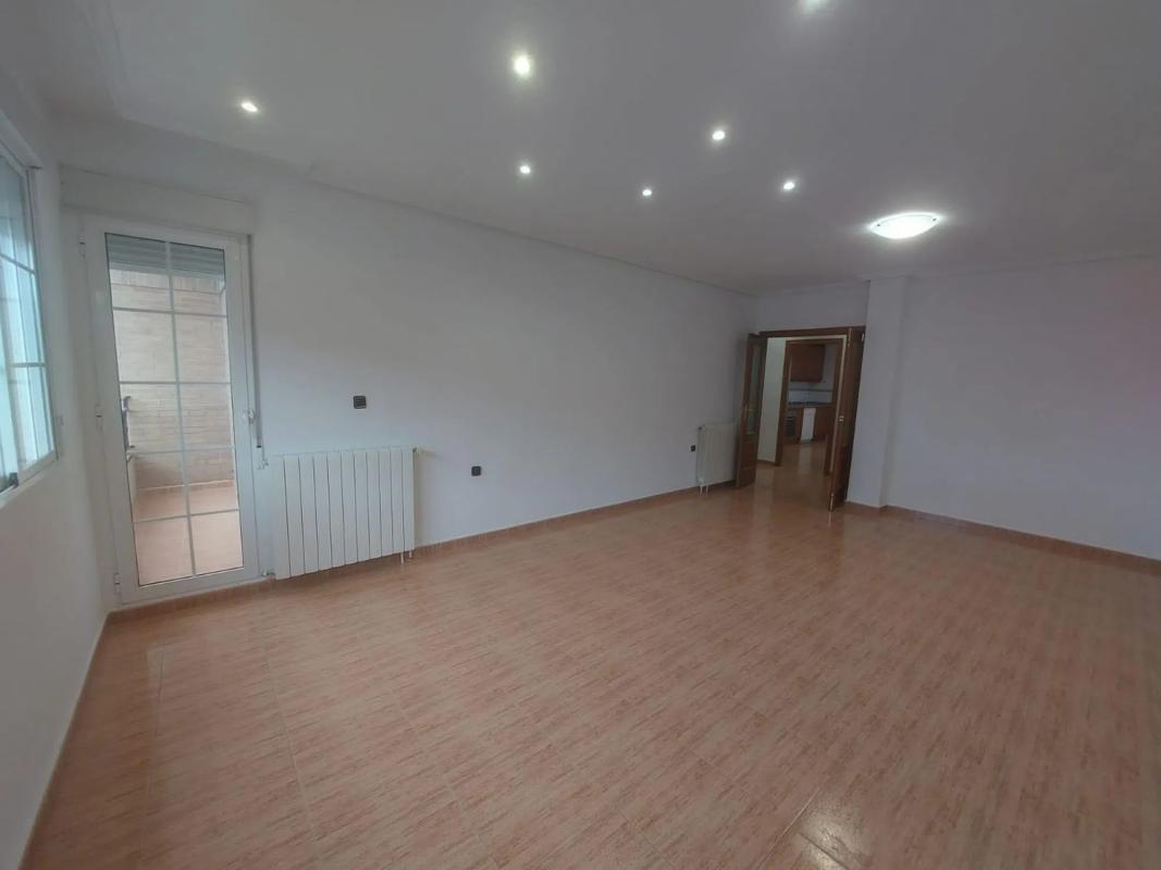 Продажа отдельного шале в  Calle Barcelona, 49, Кокс photo 2