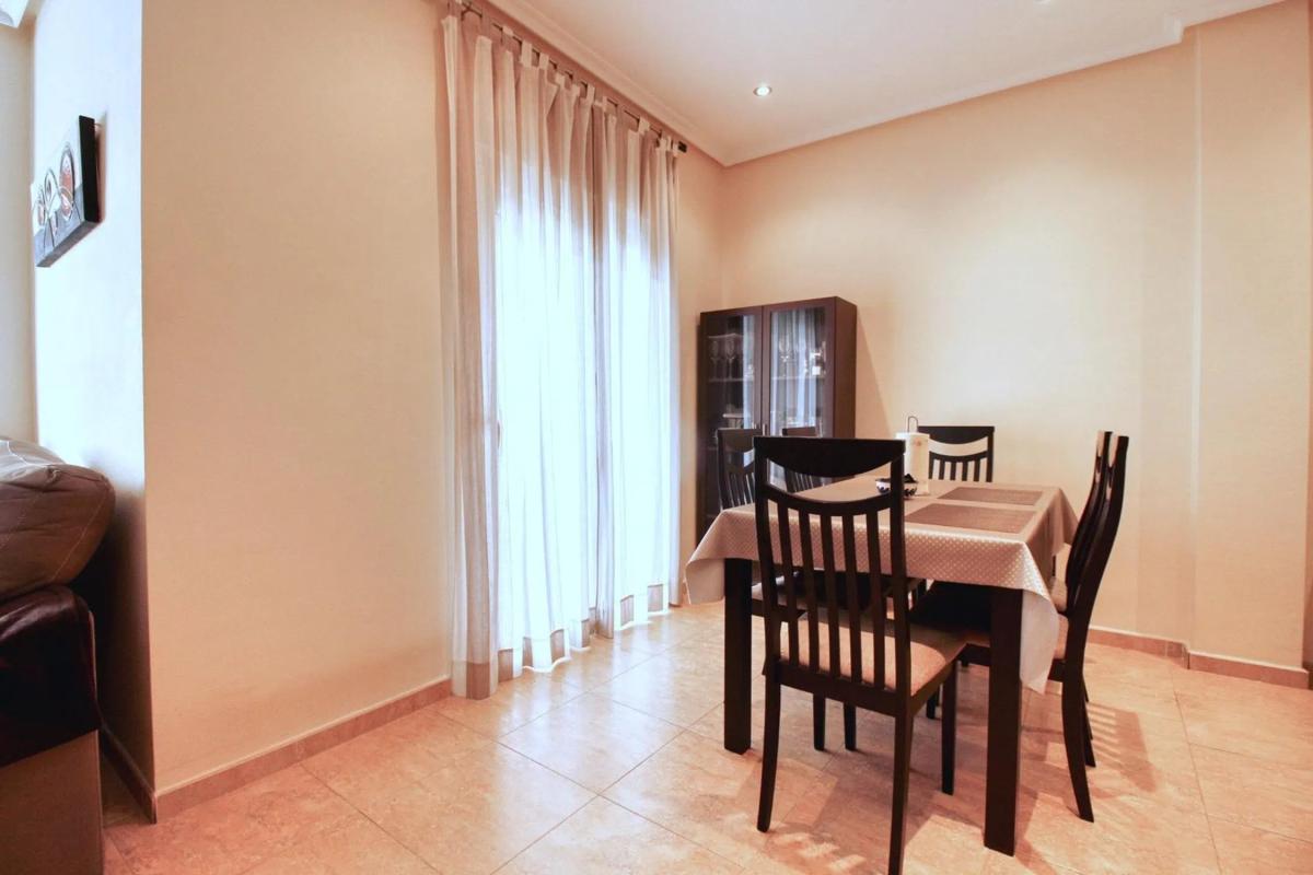 Продажа отдельного шале в  Calle Alcalde Francisco Ramón Rocamora, Кокс photo 5
