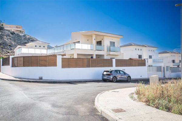 Chalet independiente en venta en Calle suecia, Cox
photo 1