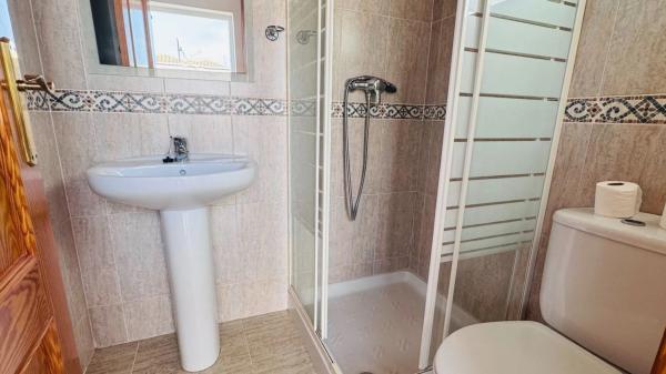 Четырехквартирный дом на продажу на  Calle Grecia , Дая Нueva photo 3