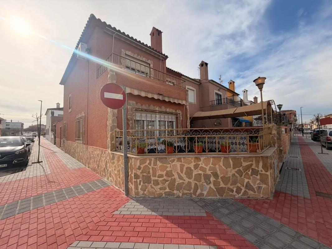 Venta de chalet adosado en Calle Ramón y Cajal , Dolores photo 1