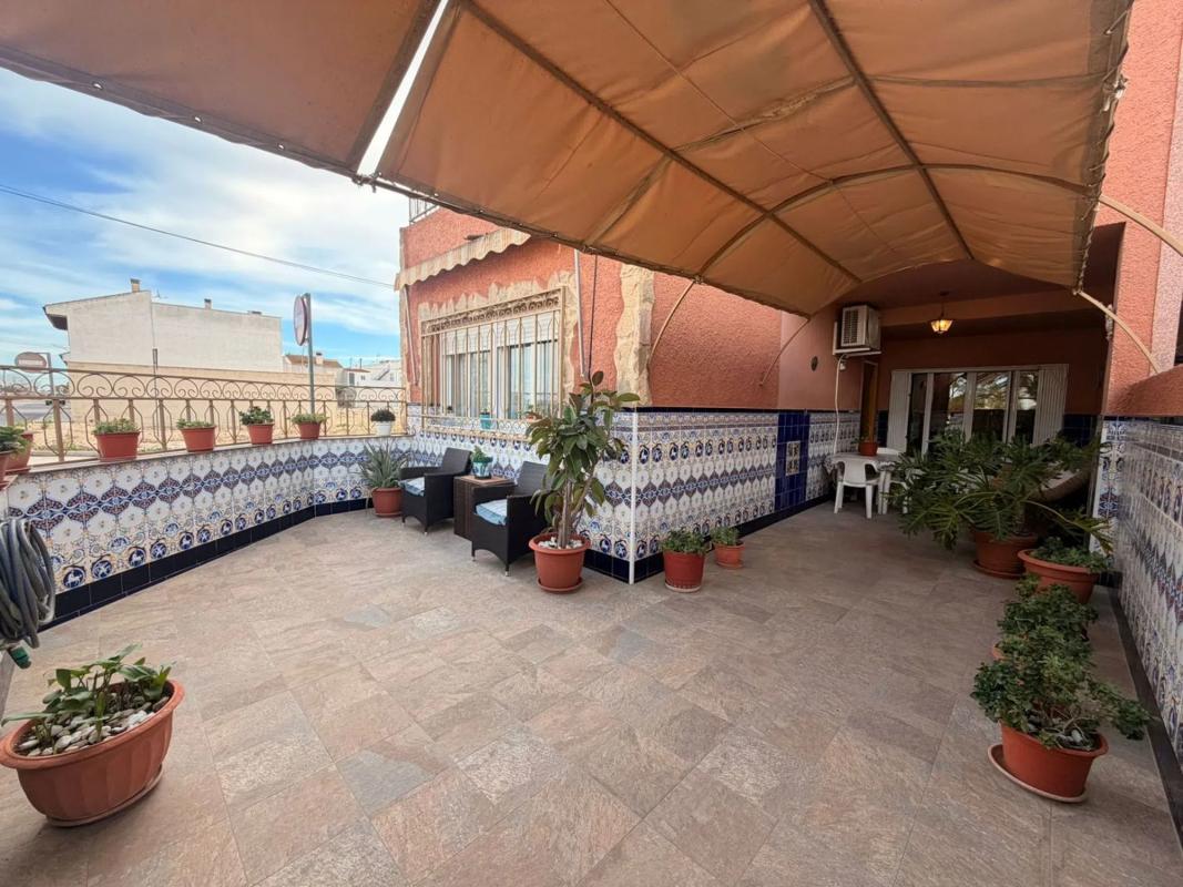 Venta de chalet adosado en Calle Ramón y Cajal , Dolores photo 2