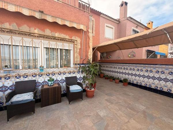 Chalet adosado en venta en  Calle Ramón y Cajal , Dolores photo 3