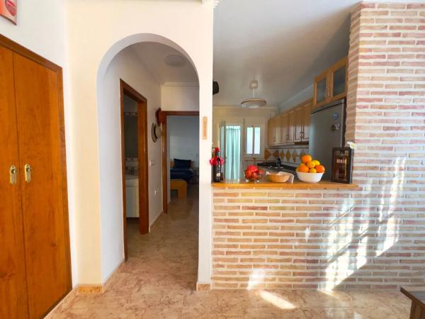 Chalet wolnostojący na sprzedaż w Urbanizaciones, Guardamar del Segura thumbnail 1