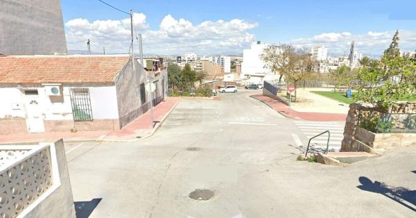 Chalet independiente en venta en Calle Almoradí, Guardamar del Segura
thumbnail 2