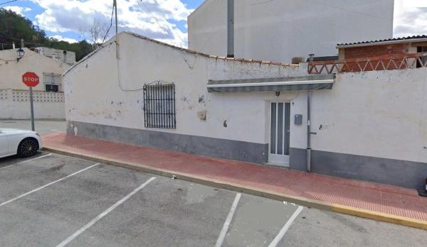 Chalet independiente en venta en Calle Almoradí, Guardamar del Segura
 photo 4