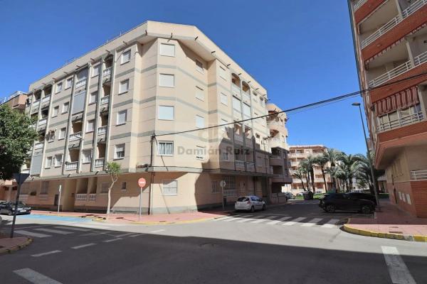 Sale of flat in Calle Giner de los Ríos, 23, Guardamar del Segura
 photo 3
