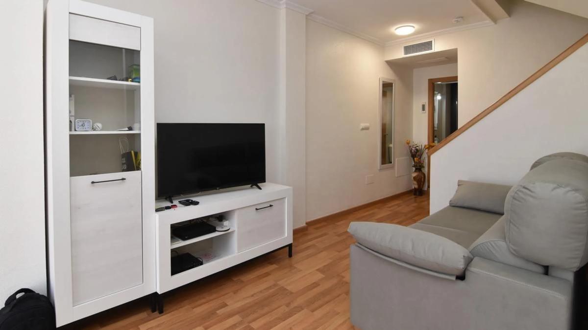 Venta de chalet adosado en  Urbanizaciones , Guardamar del Segura photo 4
