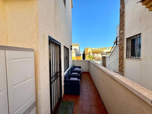 Chalet wolnostojący na sprzedaż w Calle Vicente Aracil, 24, Guardamar del Segura thumbnail 1