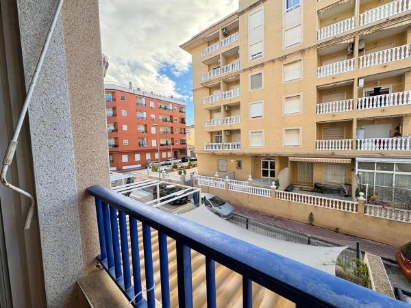Sale of flat in Calle Sanchis Guarner s/n, Guardamar del Segura
 photo 2