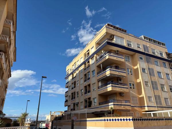 Sale of flat in Calle Sanchis Guarner s/n, Guardamar del Segura
 photo 3