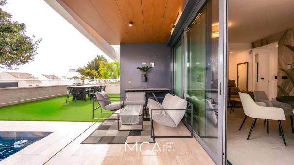 Sale of flat in Calle Alfons X el Savi s/n, Guardamar del Segura
 photo 2