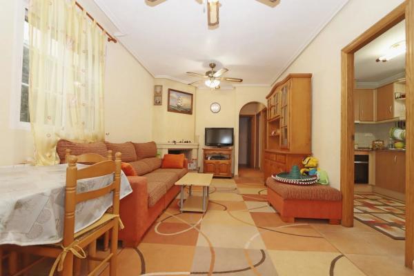 Chalet wolnostojący na sprzedaż w  Calle Puerto Galiano, 2, Guardamar del Segura photo 4