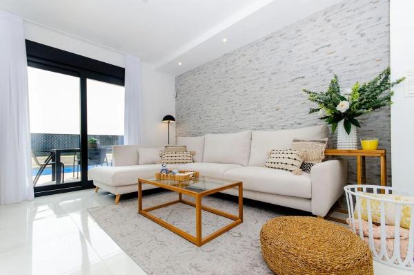 Chalet independiente en venta en Calle Melocotonero, Orihuela
photo 1