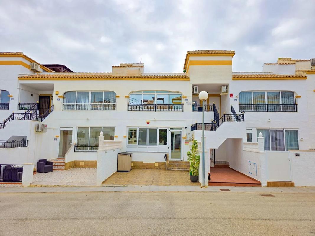 Venta de piso en Calle Melocotonero, Orihuela
 photo 2