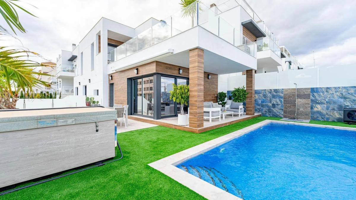 Продажа отдельного шале в Calle Mandarino, 3, Ориуэла photo 2