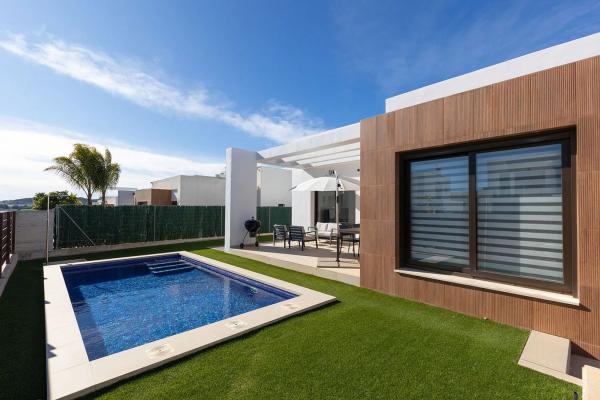 Chalet independiente en venta en Calle Cocotero, Orihuela
thumbnail 2