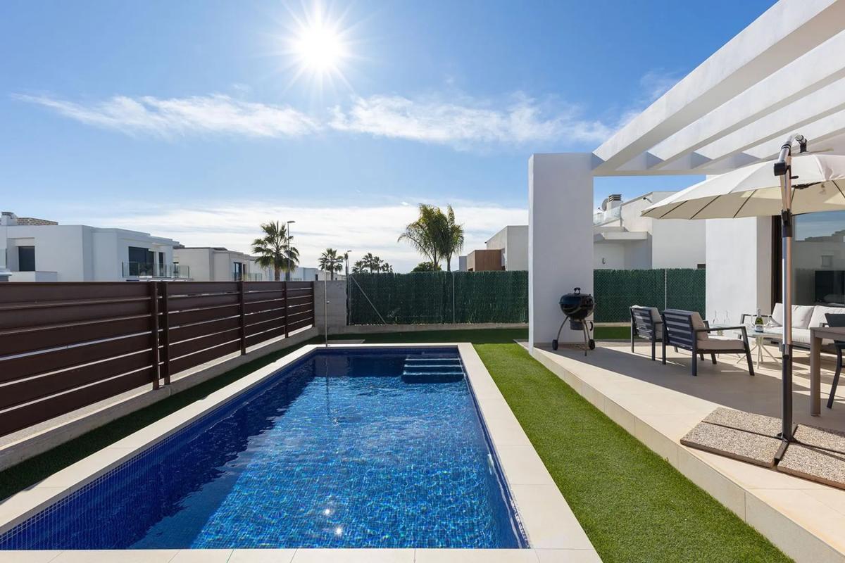 Venta de chalet independiente en Calle Cocotero, Orihuela
 photo 5