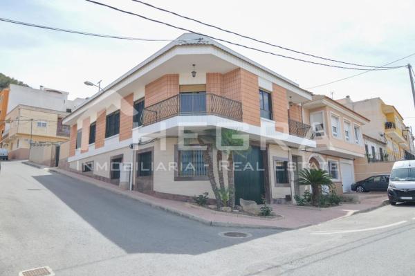Chalet independiente en venta en Calle Carmen, 38, Orihuela
thumbnail 2