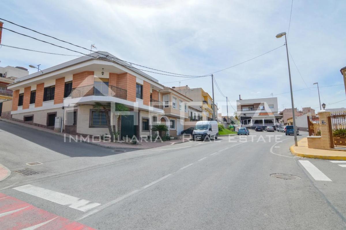 Продажа отдельного шале в  Calle Carmen, 38, Ориуэла photo 5