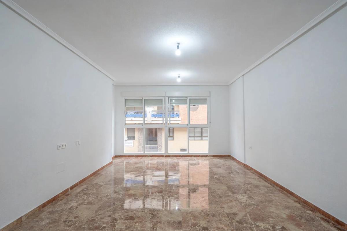 Sprzedaż mieszkania w Calle Monseñor Espinosa, Orihuela
photo 1