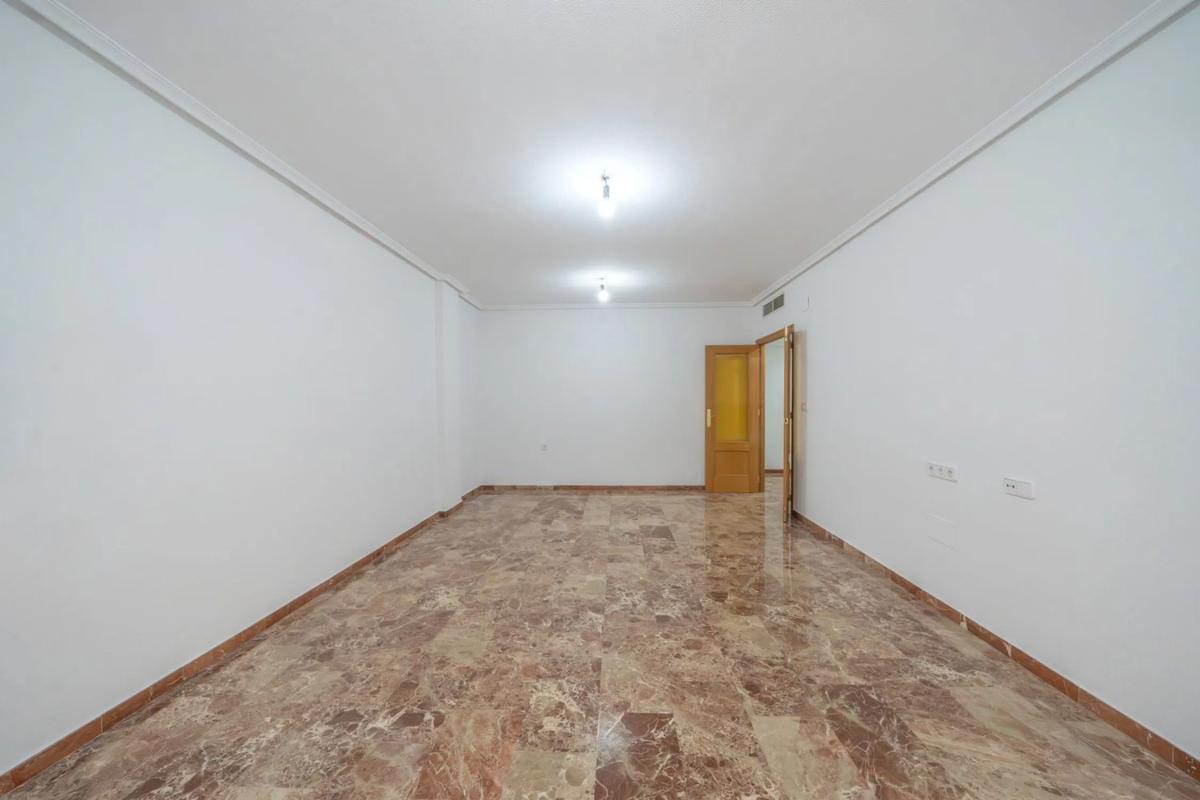 Sprzedaż mieszkania w Calle Monseñor Espinosa, Orihuela
photo 2