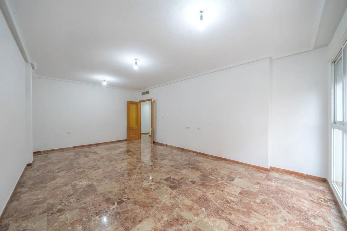 Sprzedaż mieszkania w Calle Monseñor Espinosa, Orihuela
photo 4