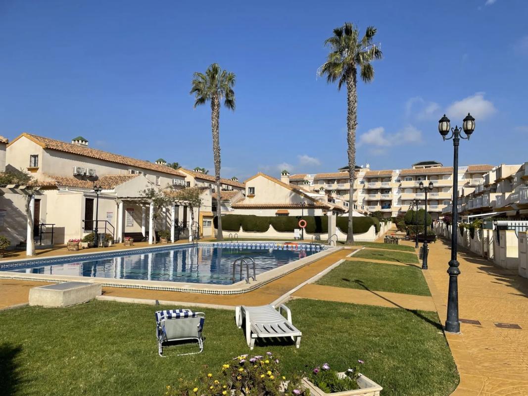 Venta de chalet adosado en Calle Aire , Orihuela photo 5